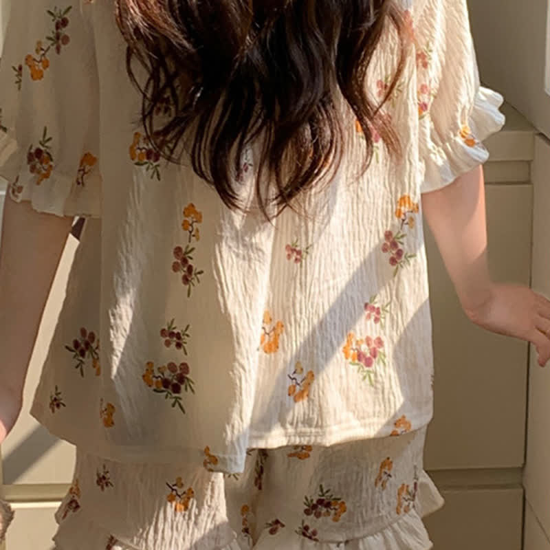 Pyjama-Set mit Blumenmuster und Rüschenärmeln