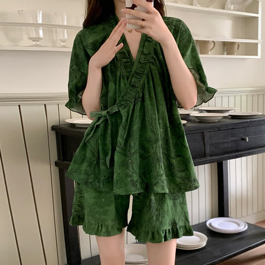 Stilvolles Pyjama-Set mit Rüschenärmeln und botanischem Muster