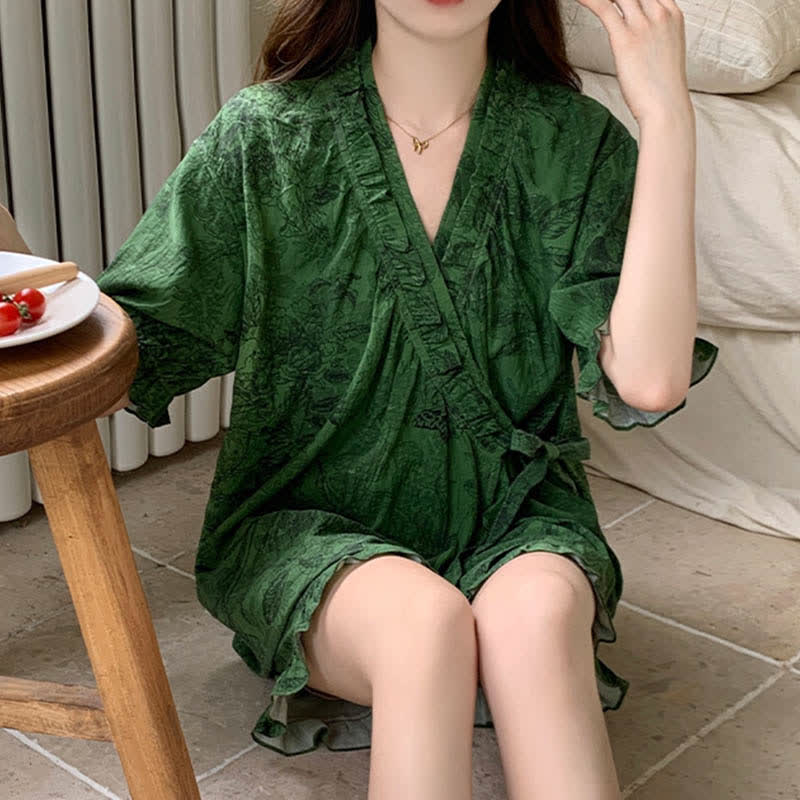 Stilvolles Pyjama-Set mit Rüschenärmeln und botanischem Muster