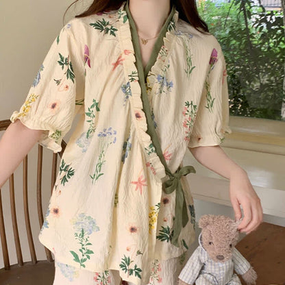 Pyjama-Set mit Hortensien-Print und Rüschenärmeln