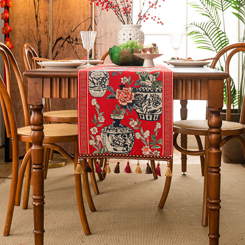Tischläufer mit Jacquard-Blumenvase und Quaste