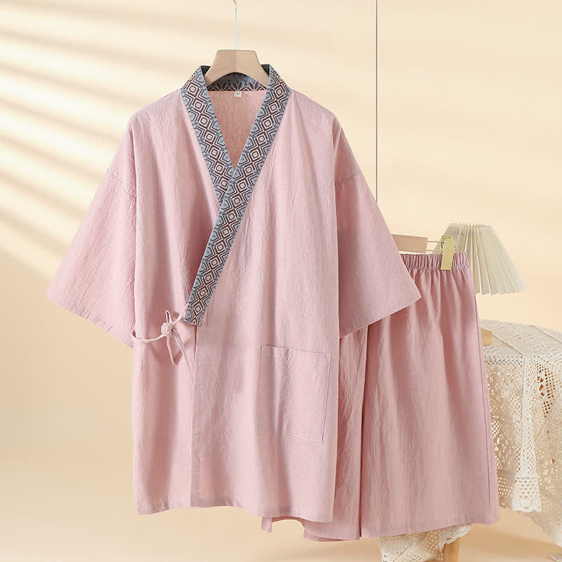 Einfarbiger Kimono-Pyjama mit geometrischem Kragen