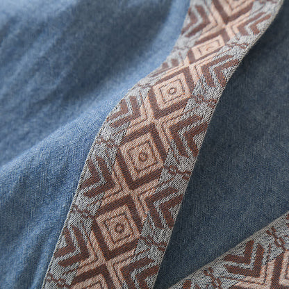 Einfarbiger Kimono-Pyjama mit geometrischem Kragen