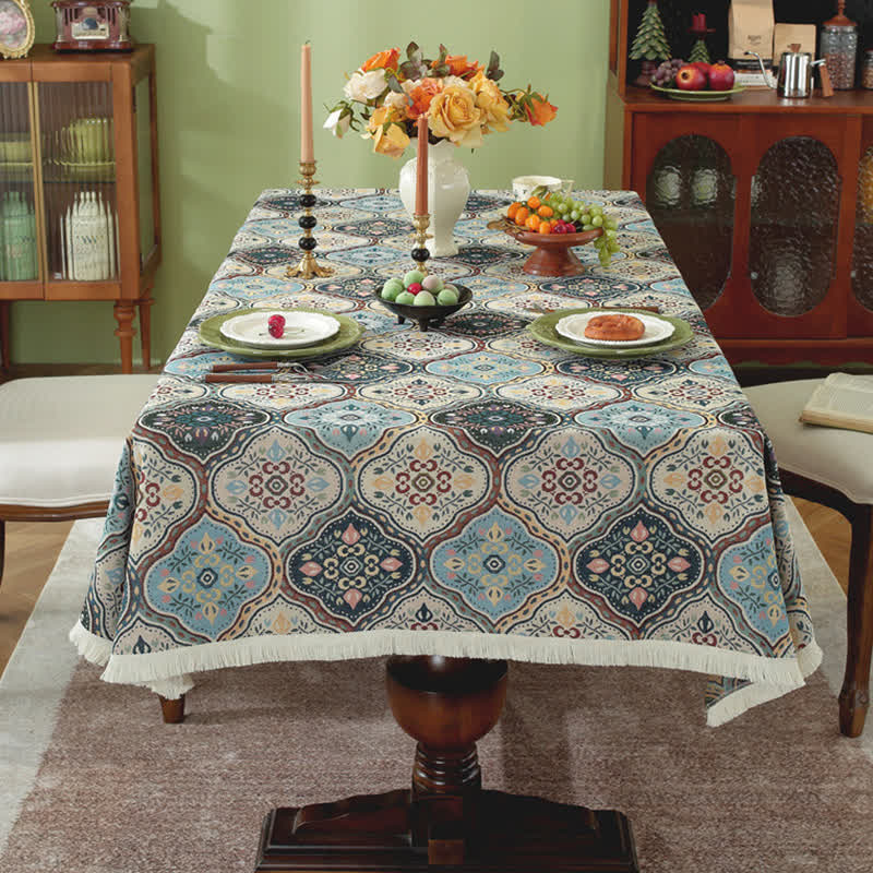 Rechteckige, knitterfreie Tischdecke mit Quaste