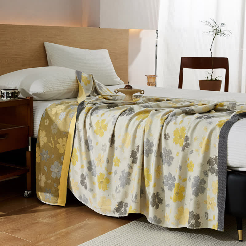 Kühlende Tagesdecke mit Pfirsichblüten-Print