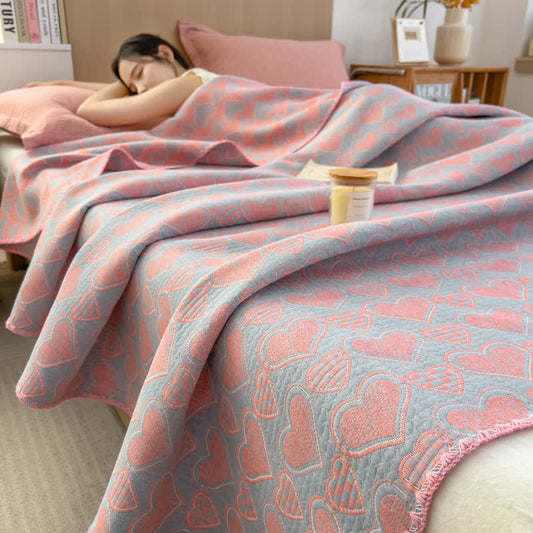 Steppdecke aus reinem Baumwollmusselin mit Liebesdruck