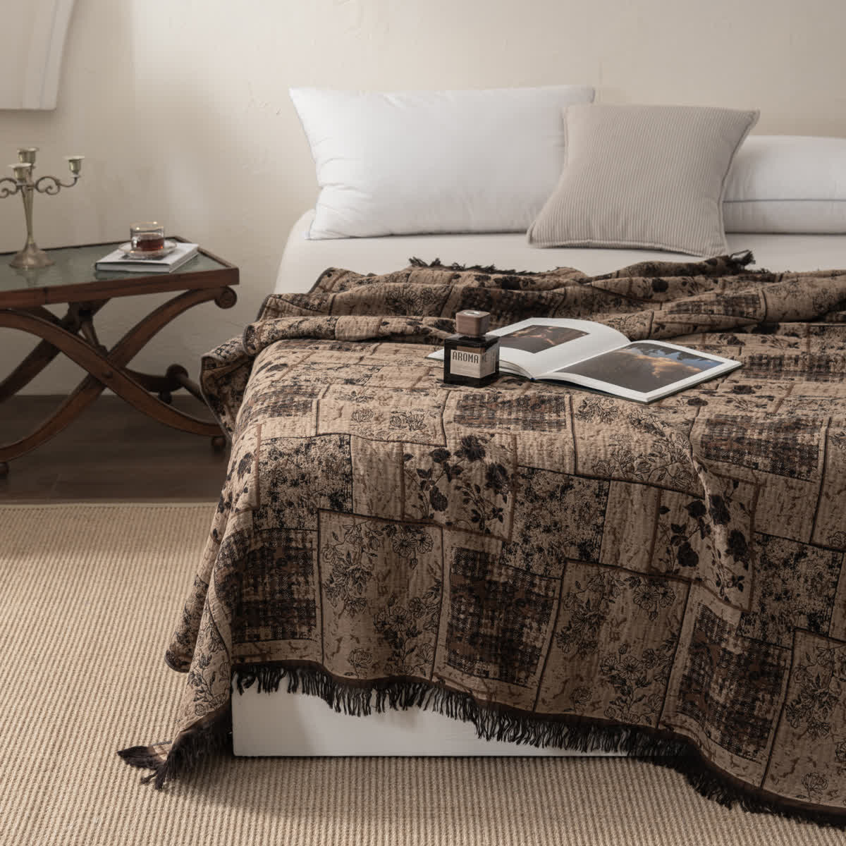 Patchwork-Steppdecke aus Baumwollmusselin mit Blumenmuster und Karomuster