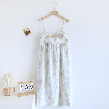 Violett bedrucktes, wattiertes Camisole-Nachthemd aus Baumwolle