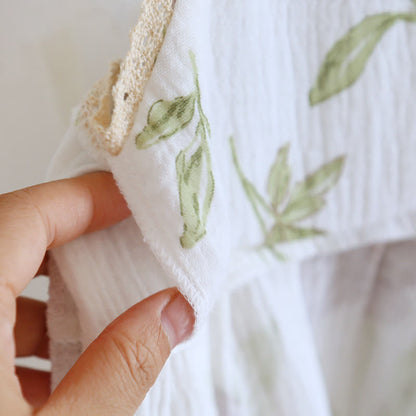 Violett bedrucktes, wattiertes Camisole-Nachthemd aus Baumwolle