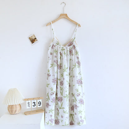 Violett bedrucktes, wattiertes Camisole-Nachthemd aus Baumwolle