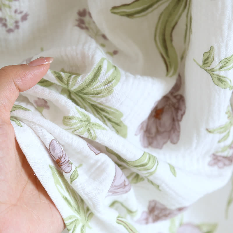 Violett bedrucktes, wattiertes Camisole-Nachthemd aus Baumwolle