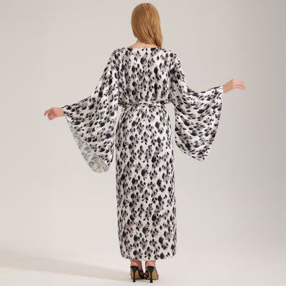Schwarzer Kimono-Bademantel mit Leopardenmuster