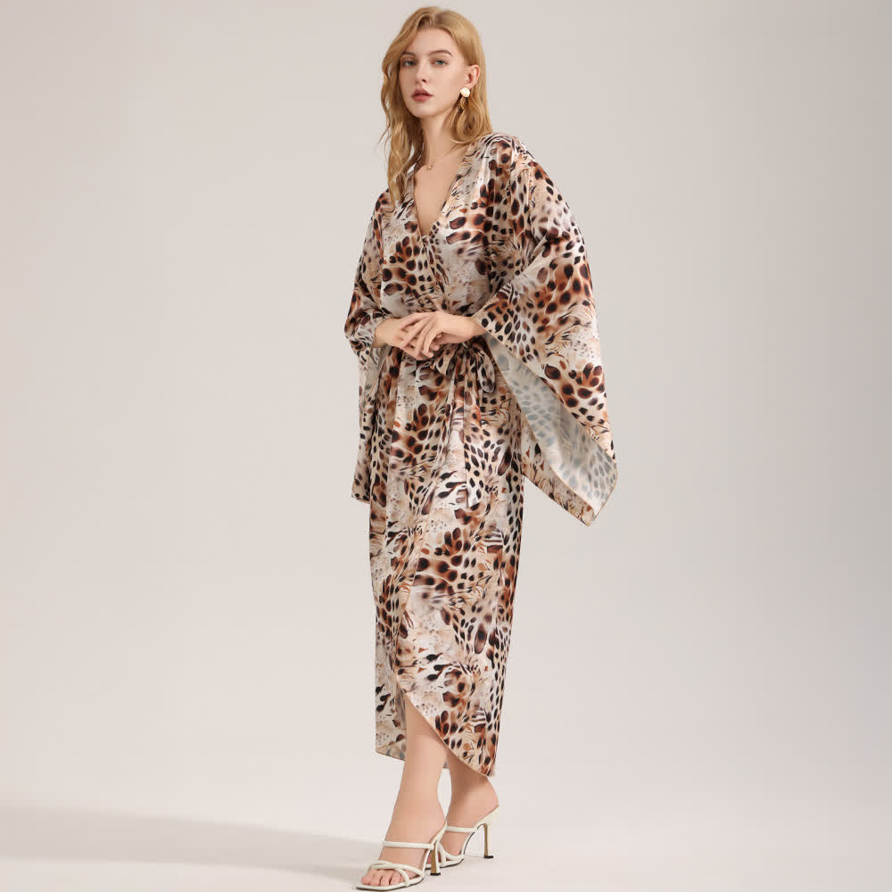 Künstlerischer Kimono-Bademantel in Braun mit Leopardenmuster