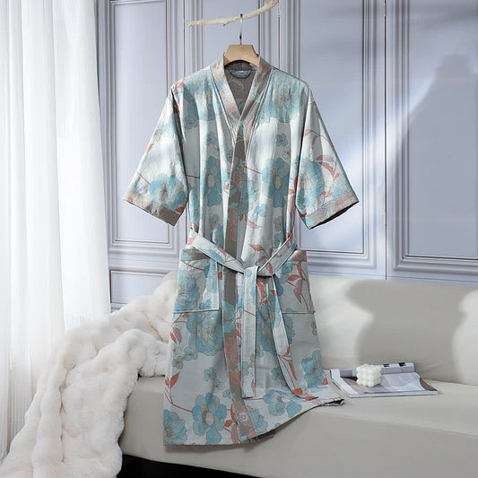 Unisex-Bademantel aus Baumwollgaze mit blauem Pfingstrosenmuster