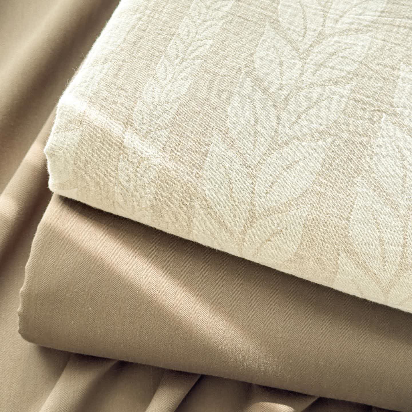 Tagesdecke aus Baumwollleinen mit Weizenstruktur in Beige