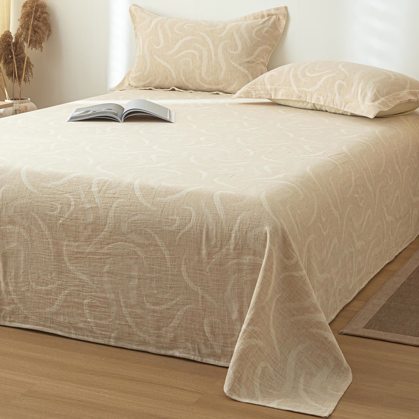 Beige Tagesdecke aus strukturiertem Baumwollleinen mit Kurvenmuster