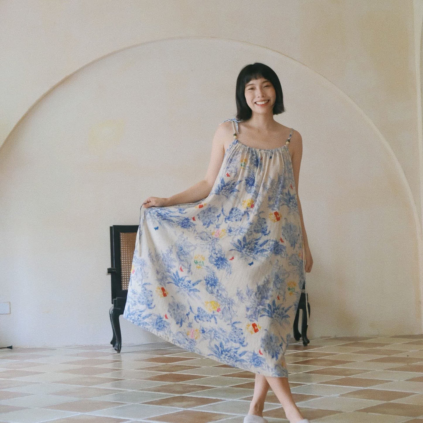 Blaues Camisole-Nachthemd aus Baumwolle mit Blumenmuster