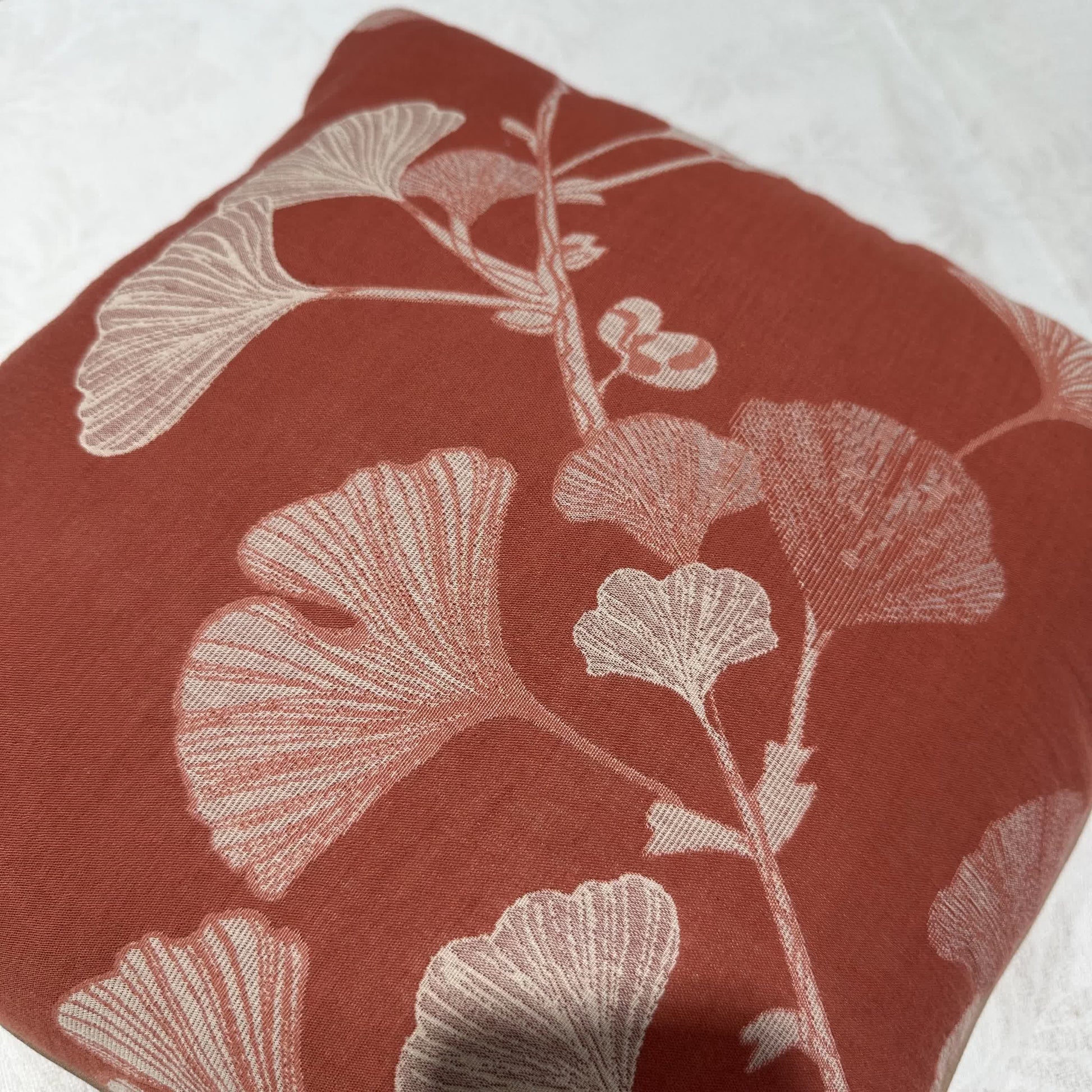 Rustikales Ginkgoblatt-Akzentkissen - image 4