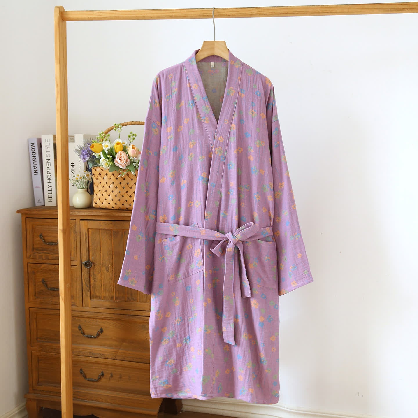 Tranquil Floral Kimono Robe aus japanischer Baumwolle - Hellviolett und Grün - L - image 2