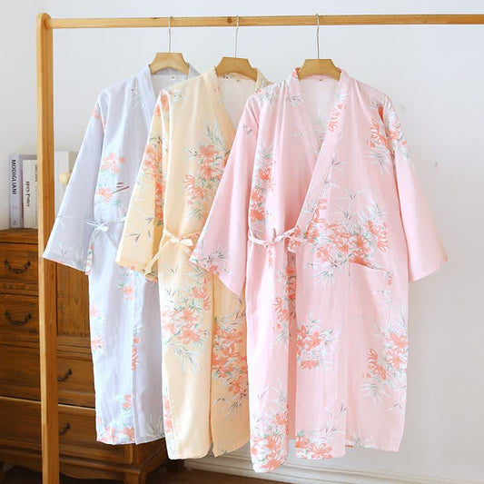Japanischer Kimono-Bademantel aus Baumwolle mit Pfirsichblütenmuster - image 1