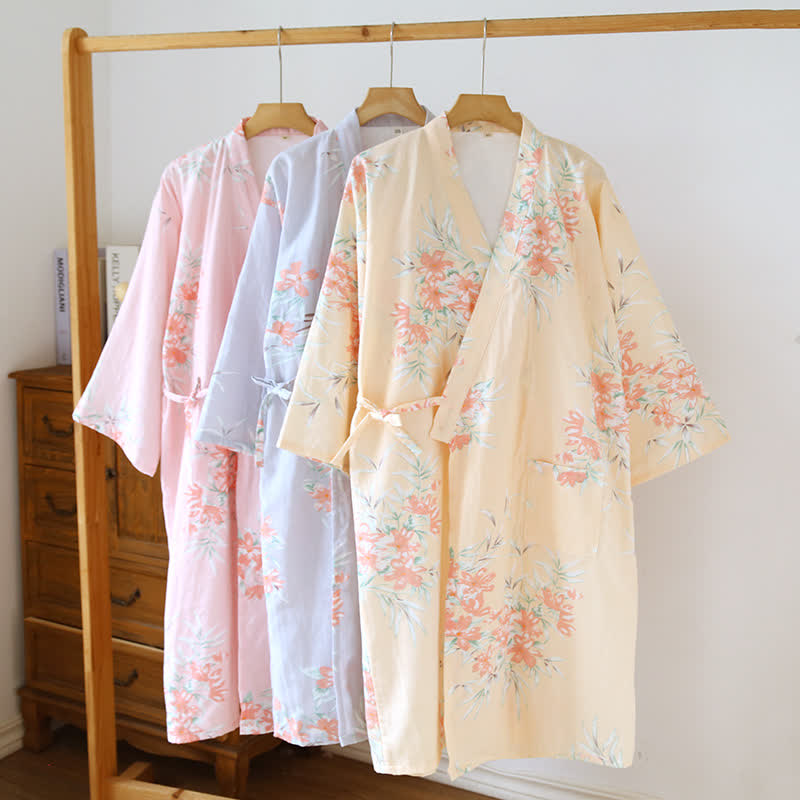 Japanischer Kimono-Bademantel aus Baumwolle mit Pfirsichblütenmuster - image 2