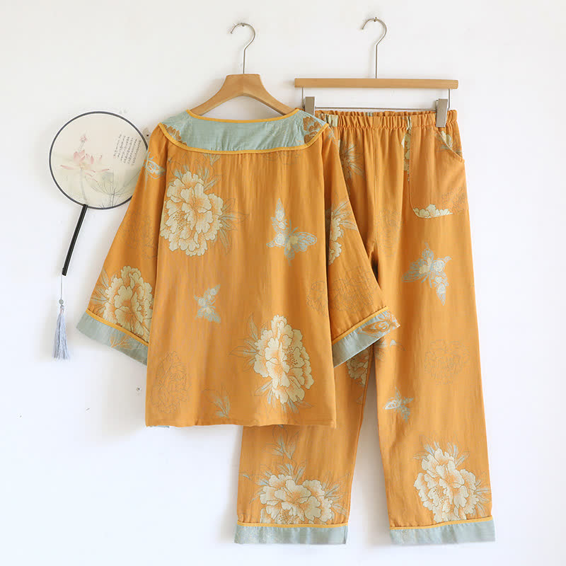 Pyjama aus Baumwollgaze mit Pfingstrosen- und Schmetterlingsmotiv - image 2