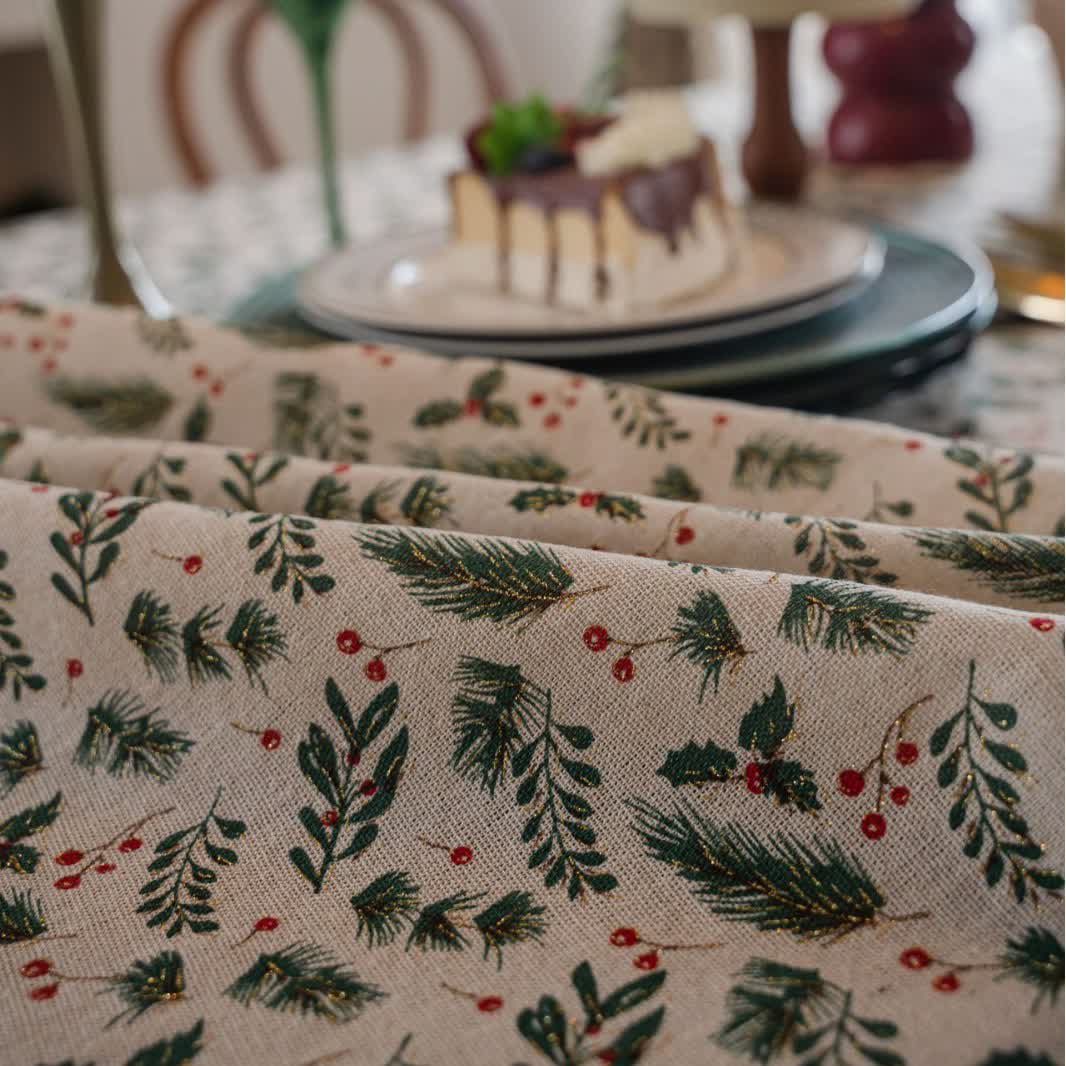 Tischdecke mit weihnachtlichem Kiefernnadel-Beeren-Print - image 5