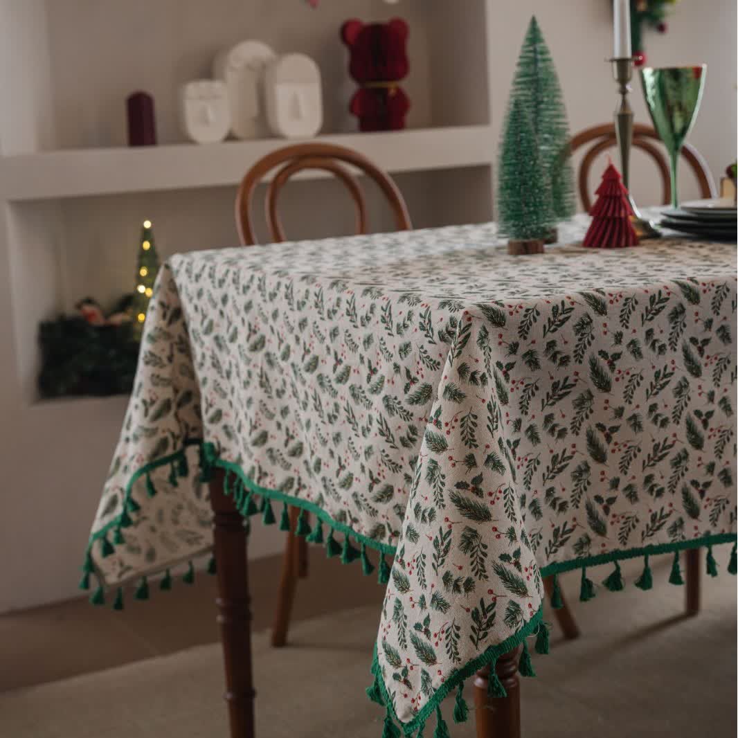 Tischdecke mit weihnachtlichem Kiefernnadel-Beeren-Print - image 4