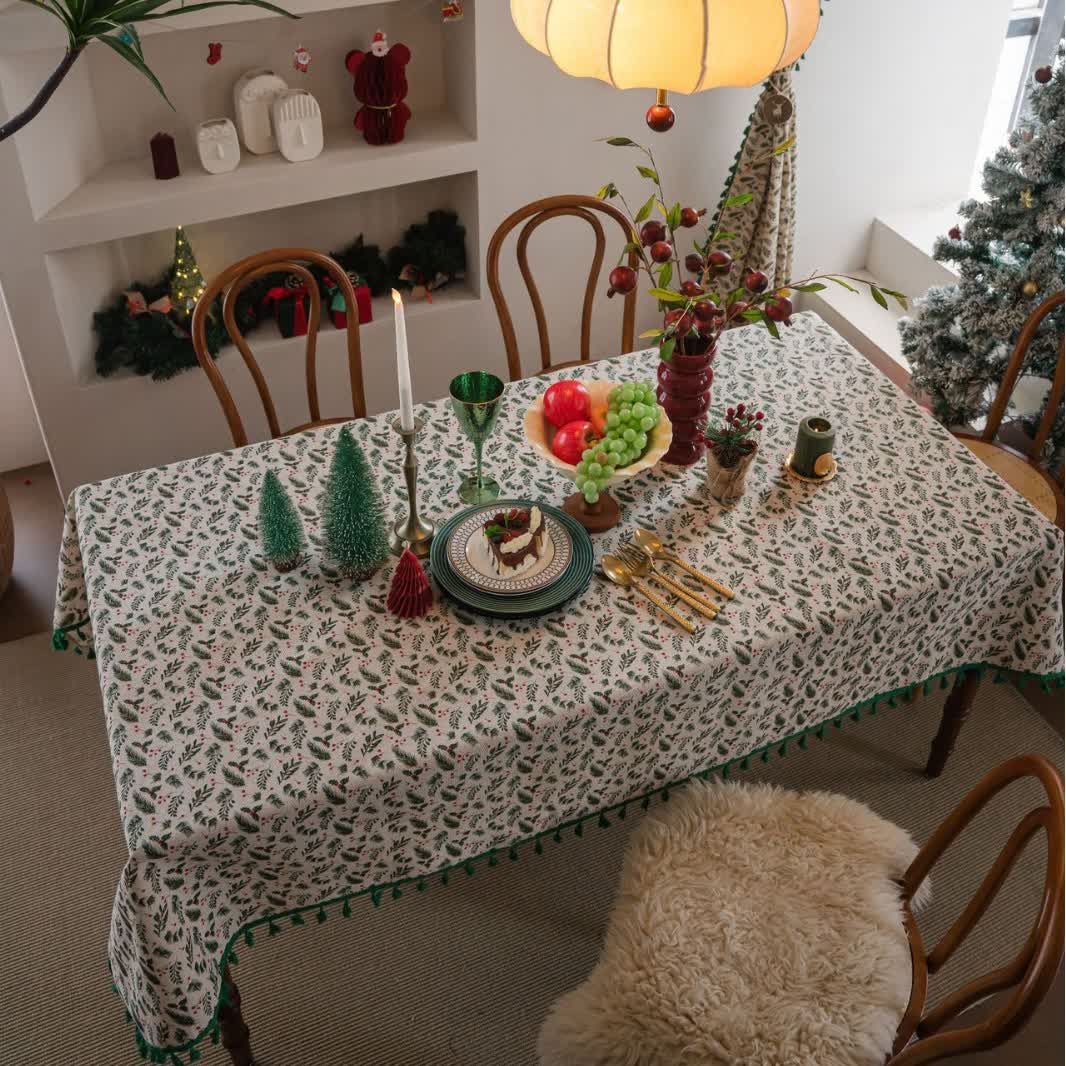 Tischdecke mit weihnachtlichem Kiefernnadel-Beeren-Print - image 3