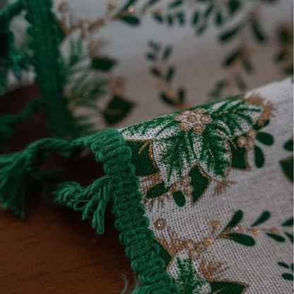 Tischdecke mit weihnachtlichem Blumen- und Edelweiß-Print - image 5