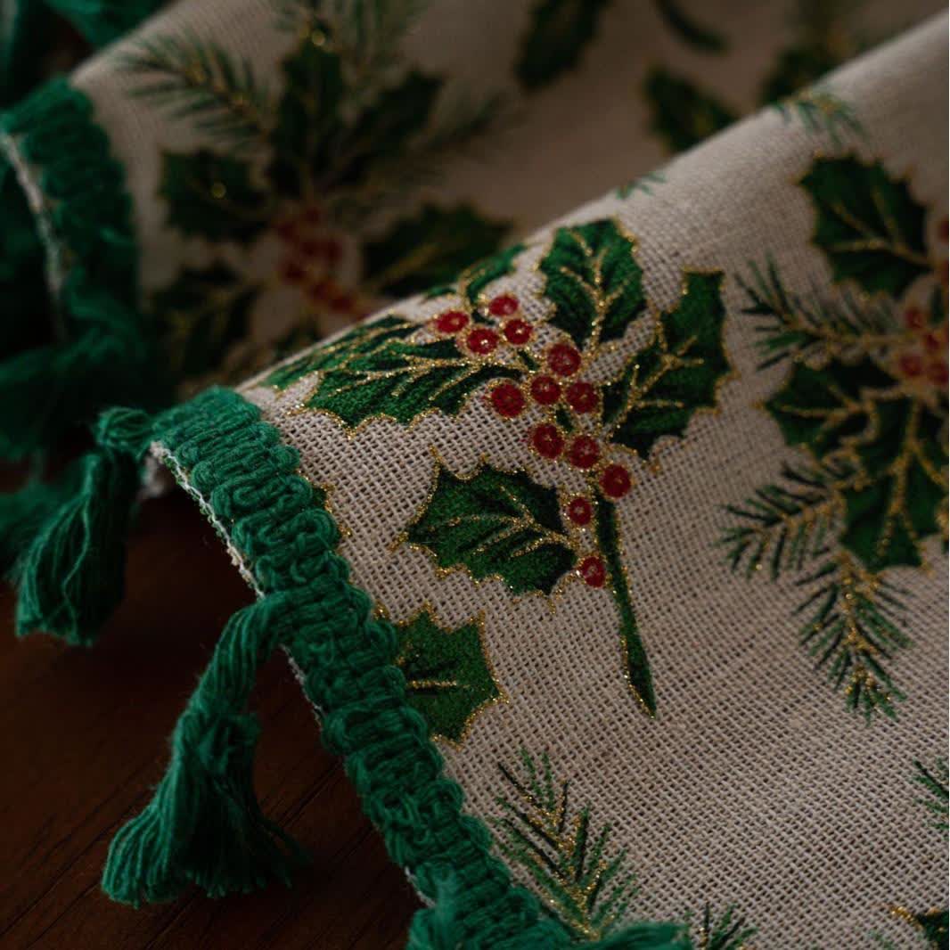 Tischdecke mit weihnachtlichem Stechpalmenblatt-Print - image 5