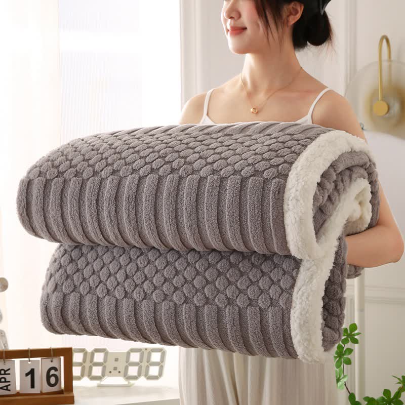 Einfarbige, strukturierte Fleece-Überwurfdecke - Hellgrau - 200cm x 230cm - image 15