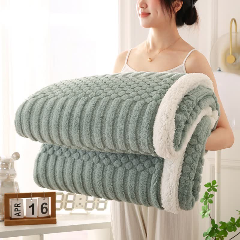 Einfarbige, strukturierte Fleece-Überwurfdecke - Grün - 200cm x 230cm - image 8