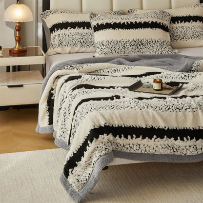 Doppellagige Sherpa-Decke mit Streifenmuster - image 4