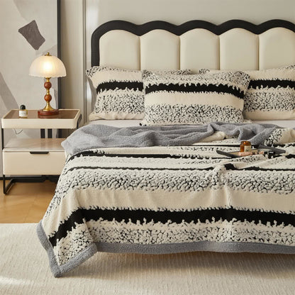 Doppellagige Sherpa-Decke mit Streifenmuster - image 1