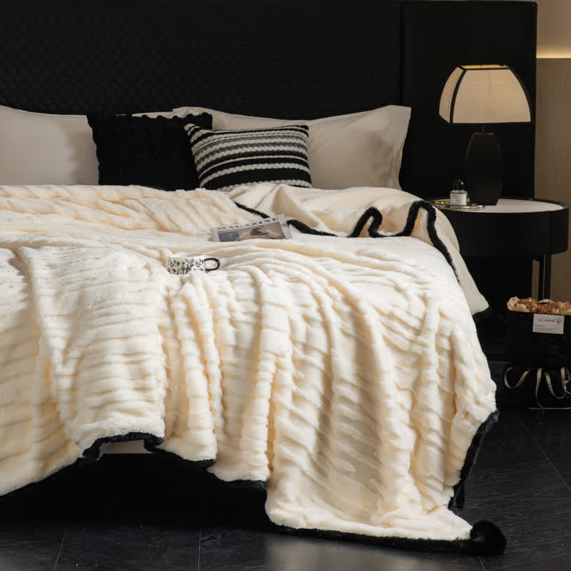 Strukturierte gestreifte Jacquard-Überwurfdecke - Weiß - 200cm x 230cm - image 9