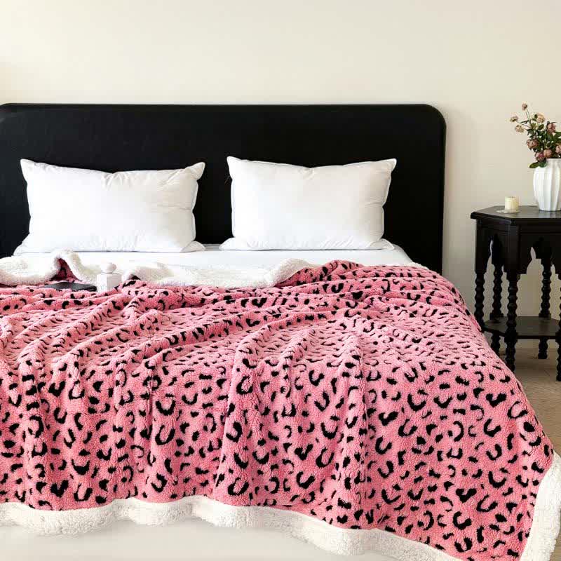 Sherpa-Überwurfdecke mit Leopardenmuster und Jacquardmuster - Rosa - 200cm x 230cm - image 8