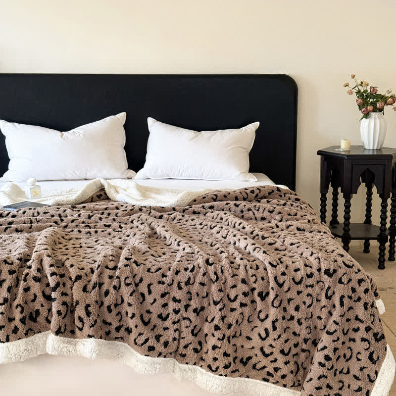 Sherpa-Überwurfdecke mit Leopardenmuster und Jacquardmuster - Kamel - 200cm x 230cm - image 20