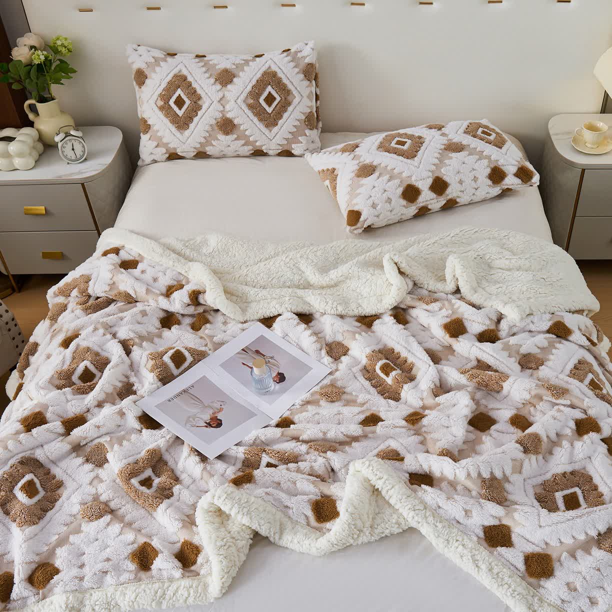Jacquard-Sherpa-Überwurfdecke im Bohème-Stil - image 3