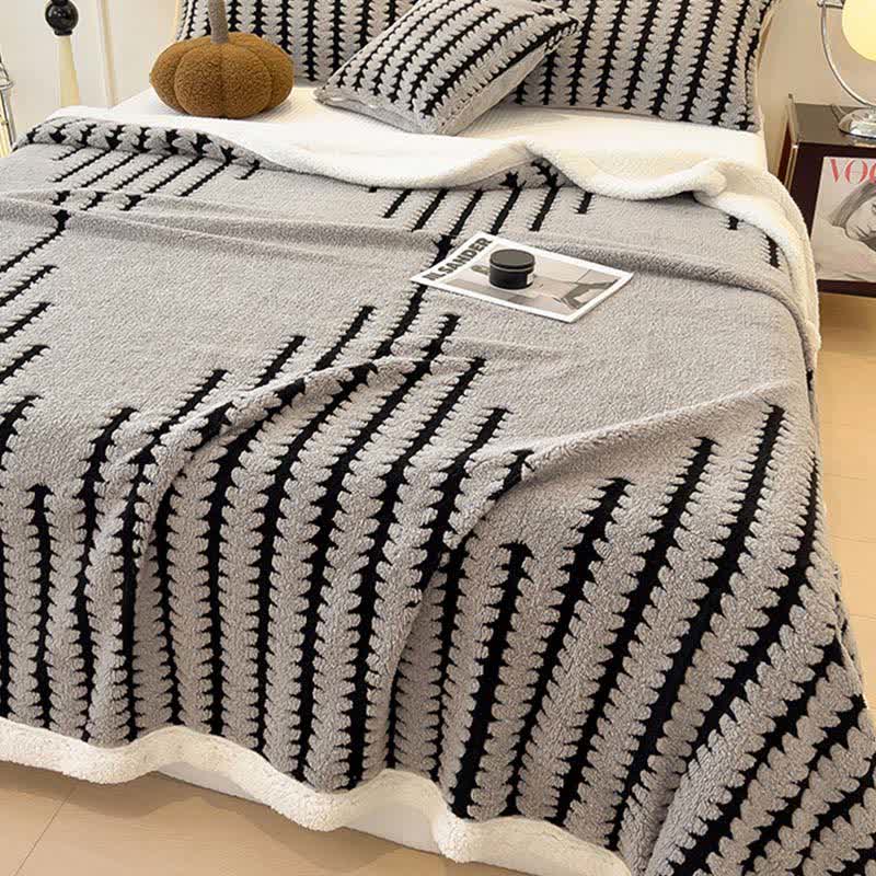 Jacquard-Überwurfdecke mit geometrischem Muster - image 5