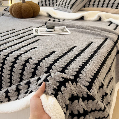 Jacquard-Überwurfdecke mit geometrischem Muster - image 4