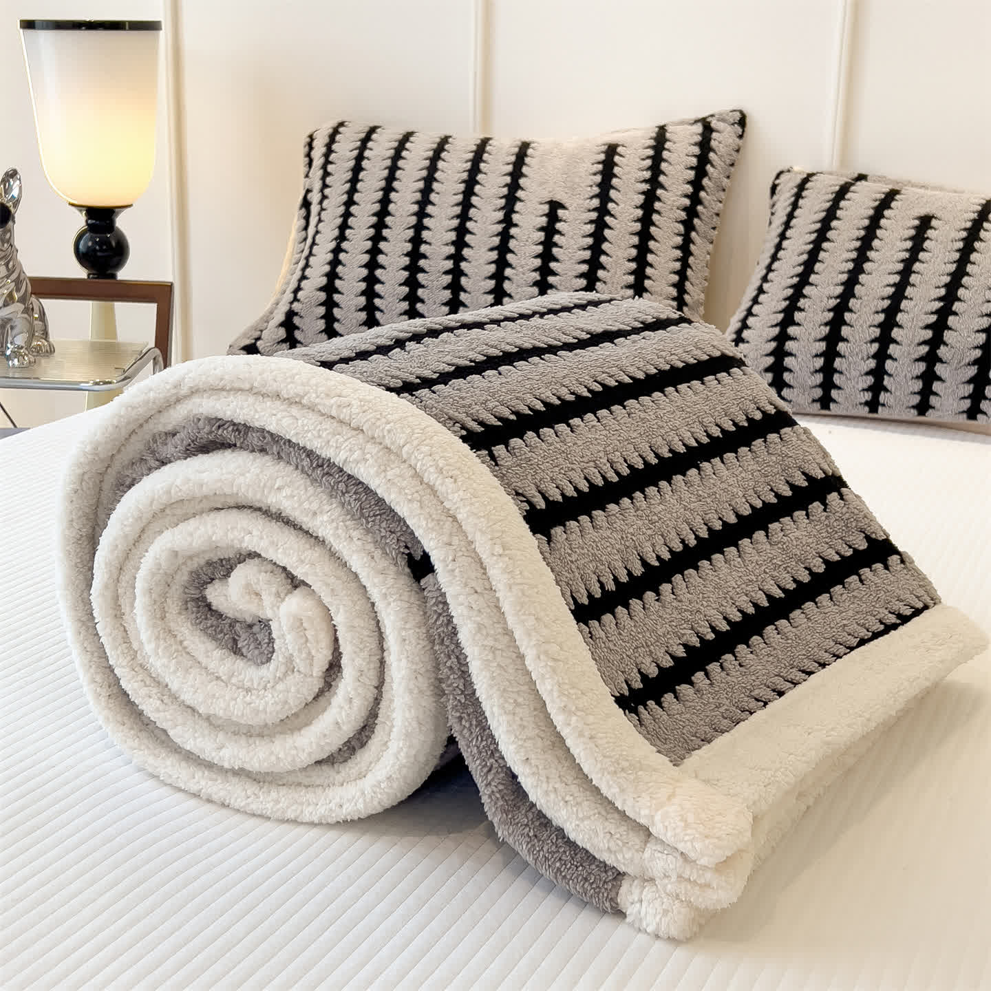 Jacquard-Überwurfdecke mit geometrischem Muster - image 9