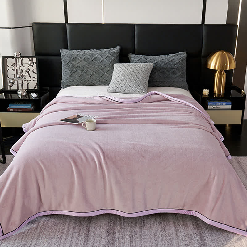 Einfarbige Decke im minimalistischen Stil - image 20