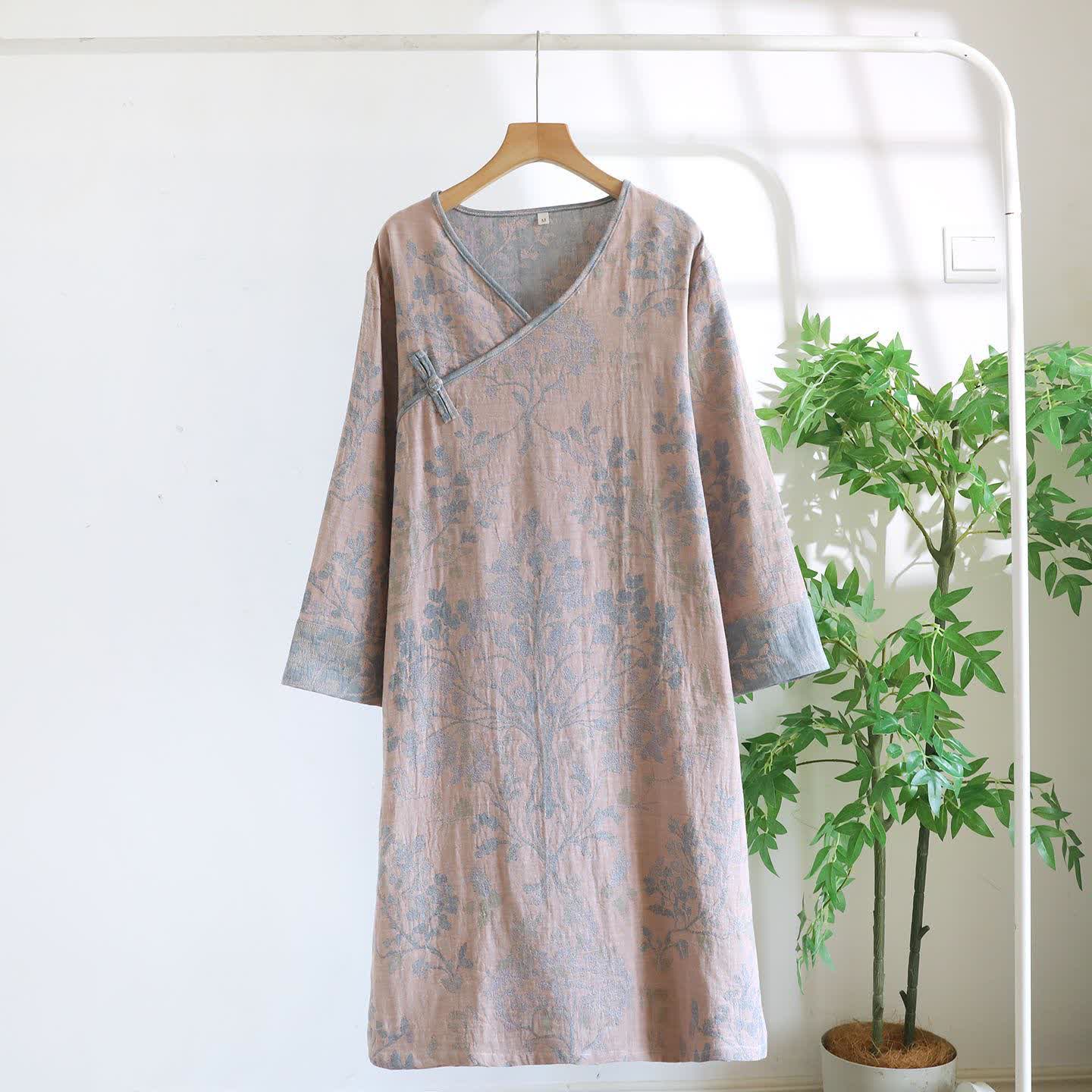 Elegantes Nachthemd aus Bio-Baumwolle mit Blumenmuster - Rosa - XL - image 13