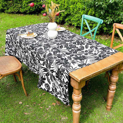 Vintage Tischdecke mit gewelltem Rand und Blumenmuster in Schwarz - image 3