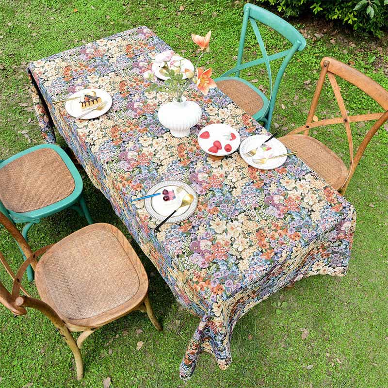 Luxuriöse Tischdecke mit Blumenmuster und gewelltem Rand - image 4