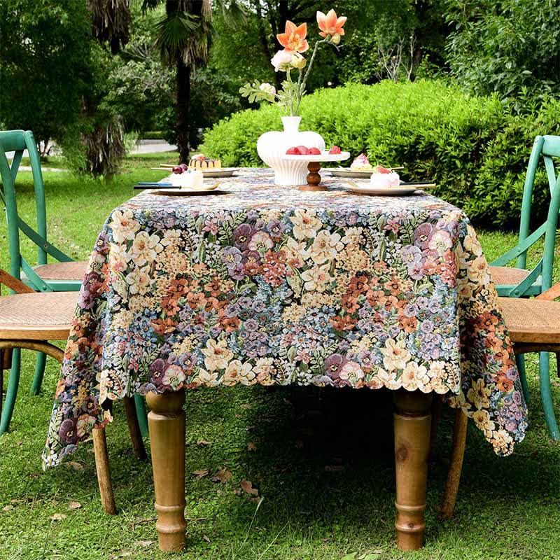 Luxuriöse Tischdecke mit Blumenmuster und gewelltem Rand - image 2