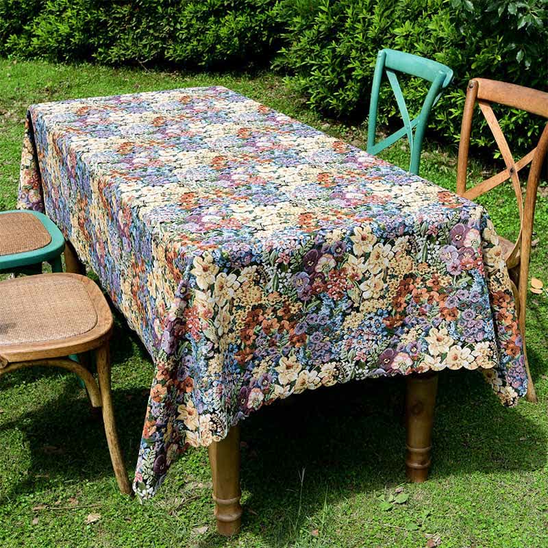 Luxuriöse Tischdecke mit Blumenmuster und gewelltem Rand - image 3