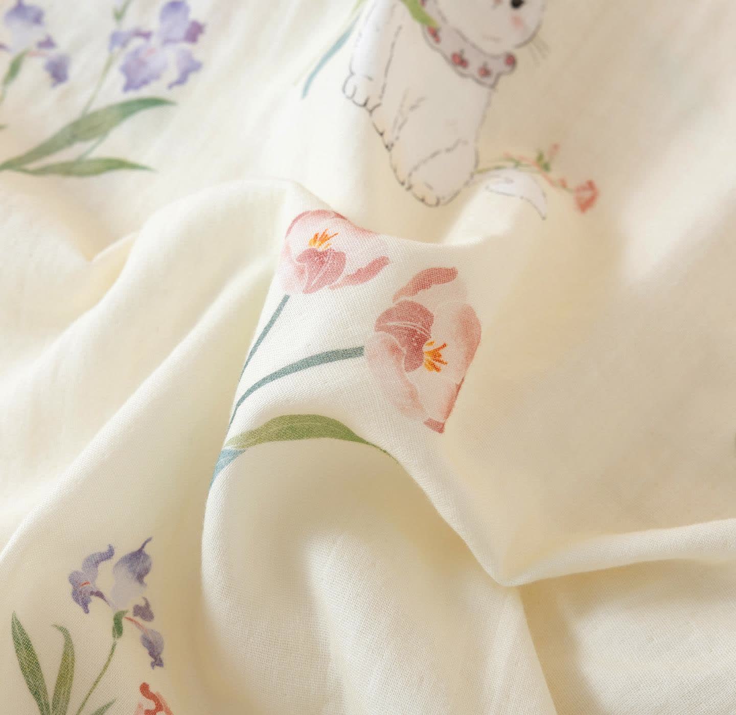 Kimono-Pyjama aus Baumwollgaze mit Blumenmuster und Katze - image 12