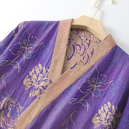 Zweifarbiger Kimono-Bademantel aus Baumwollgaze mit Pfingstrosenmotiv - image 3